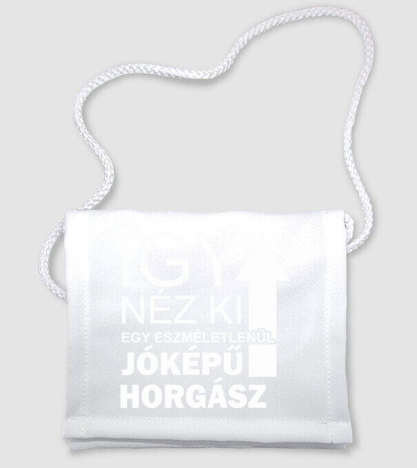  minta fehér pólón