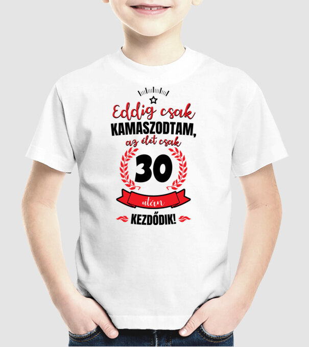  minta fehér pólón