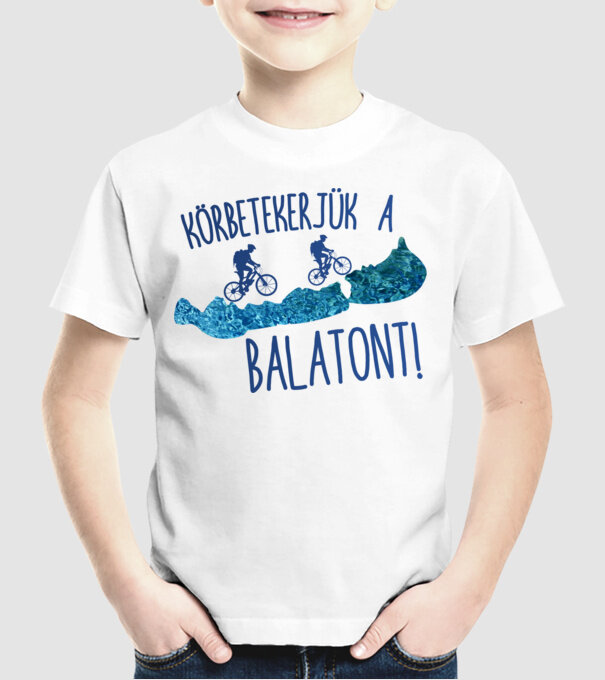  minta fehér pólón