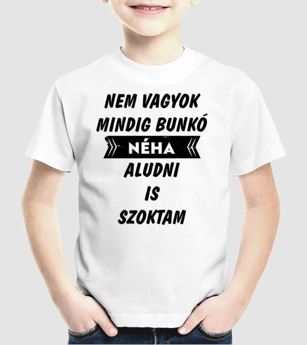  minta fehér pólón