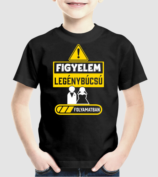  minta fekete pólón