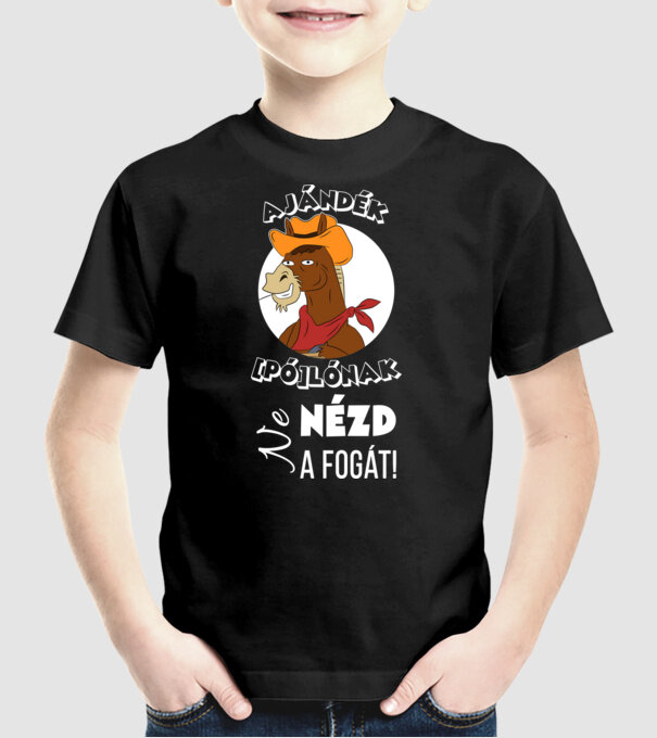 minta fekete pólón