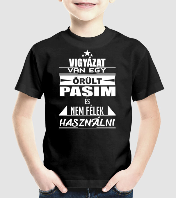  minta fekete pólón