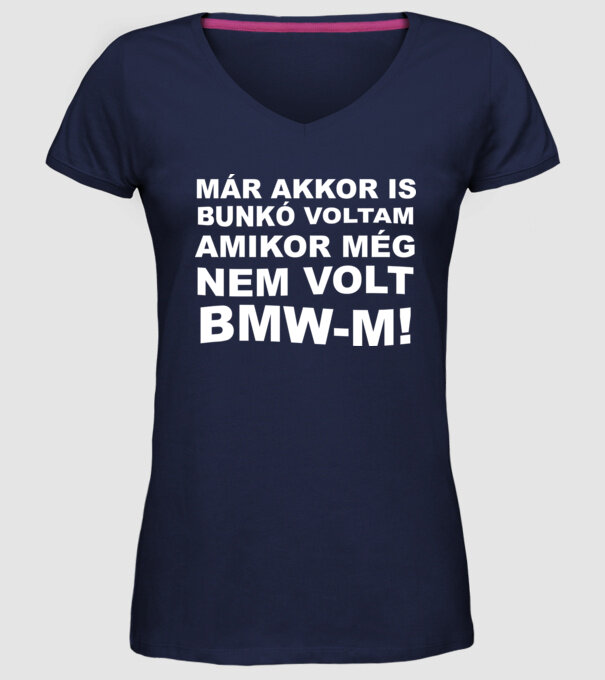  minta sötétkék pólón