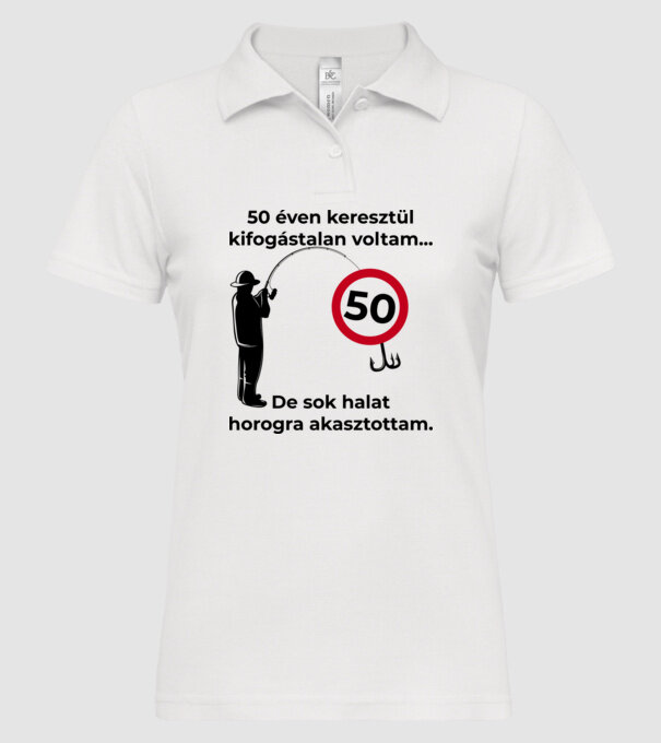  minta fehér pólón