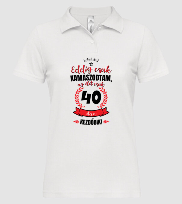  minta fehér pólón