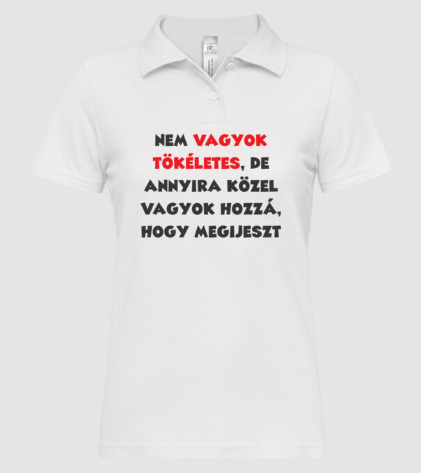  minta fehér pólón