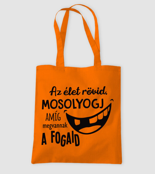  minta narancssárga pólón