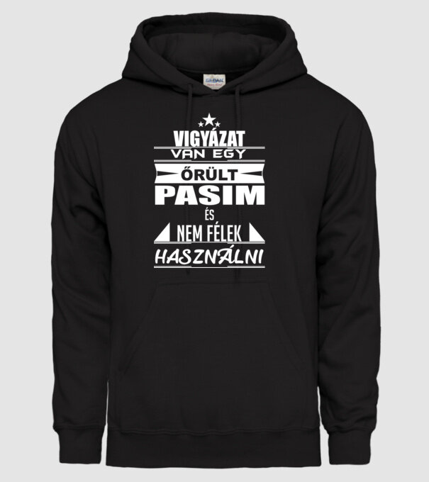  minta fekete pólón