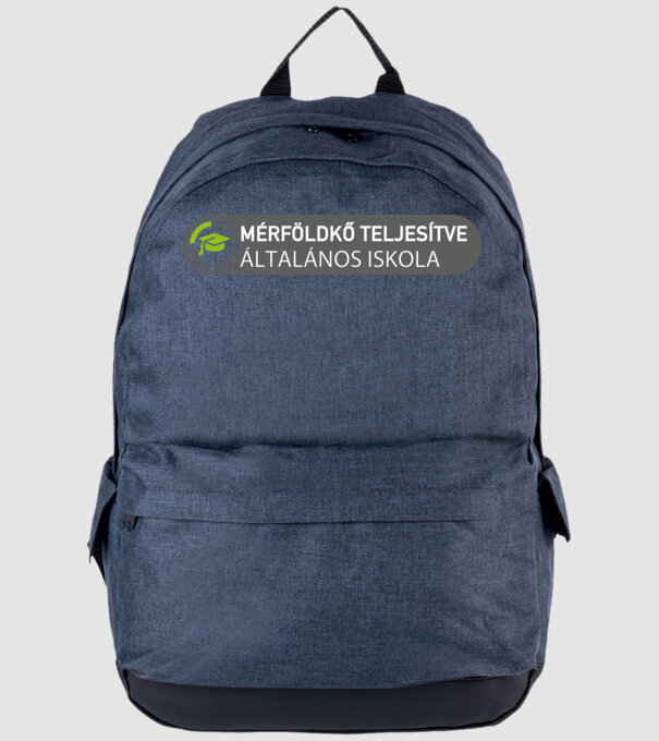  minta farmerkék pólón