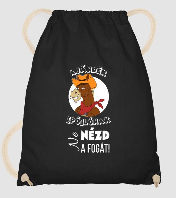  minta fekete pólón