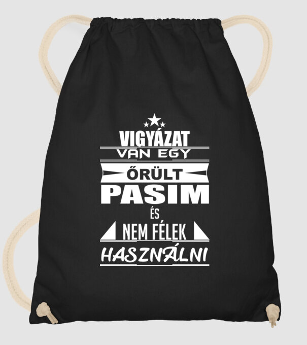  minta fekete pólón