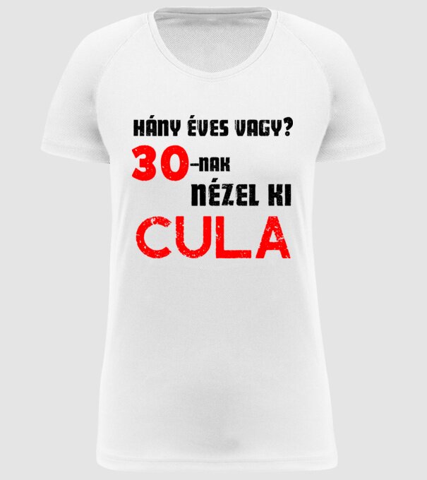  minta fehér pólón