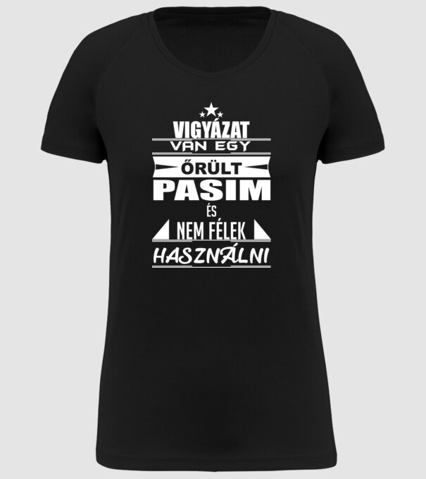  minta fekete pólón