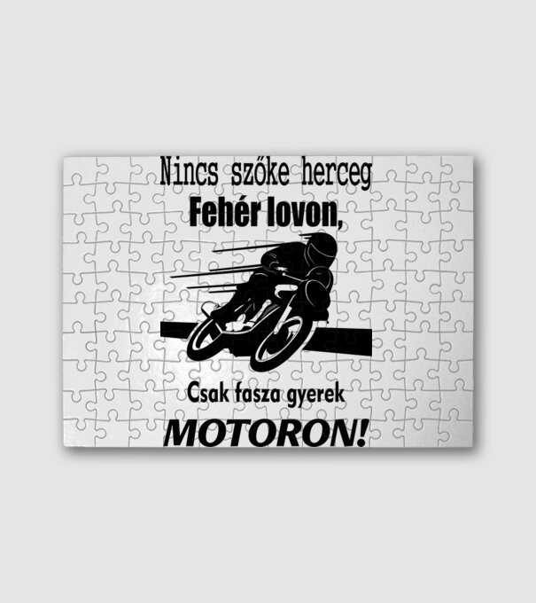  minta fehér pólón
