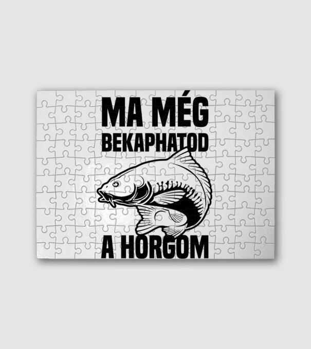  minta fehér pólón