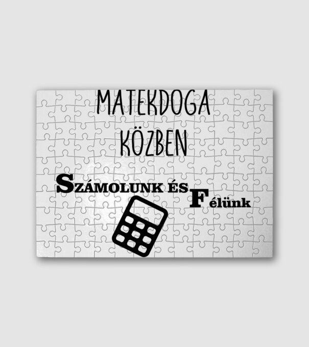  minta fehér pólón