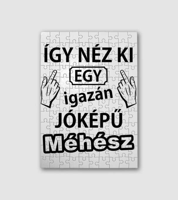 minta fehér pólón
