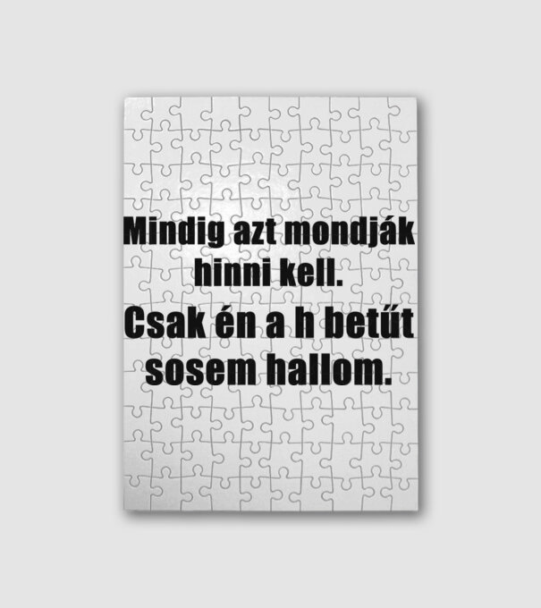  minta fehér pólón
