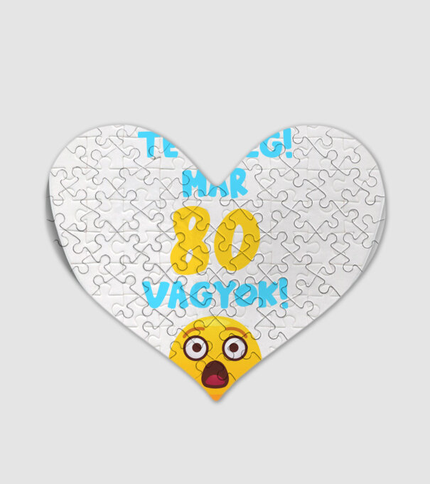  minta fehér pólón